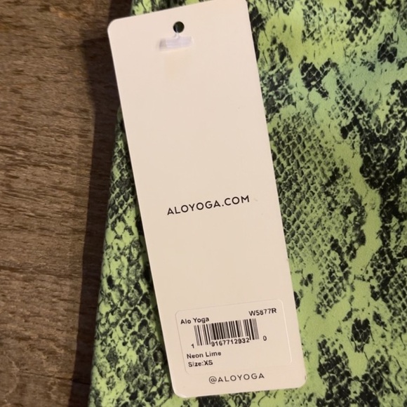 Alo Yoga High Waist Vapor Leggings. - Picture 6 of 7